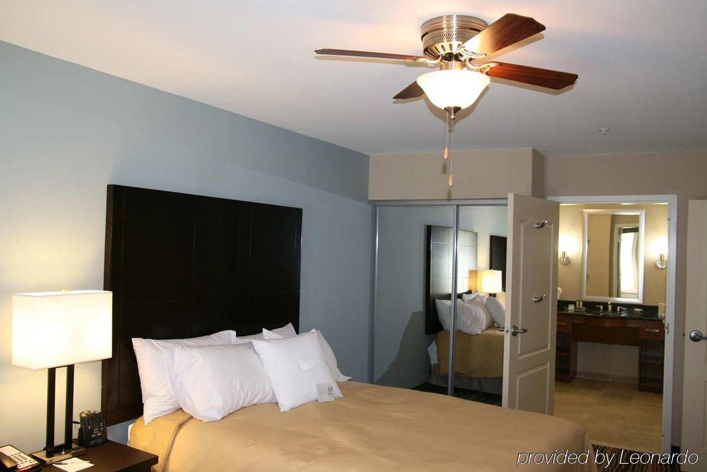 Homewood Suites By Hilton Cedar Rapids-North Chambre photo